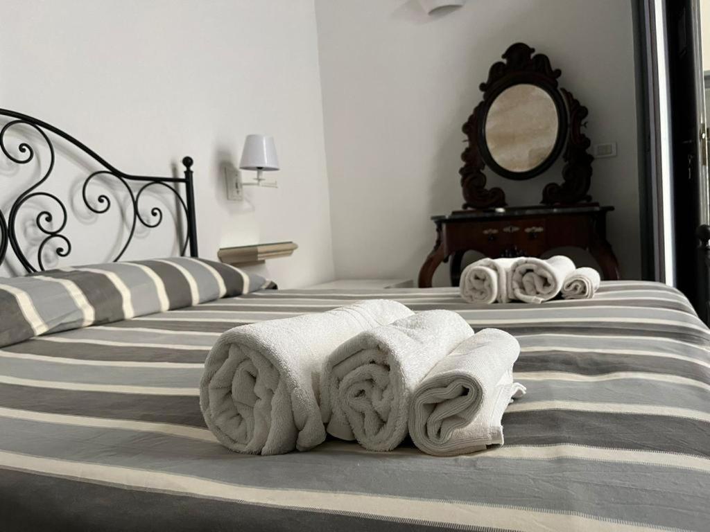 Palazzo Angelelli Bed & Breakfast Gallipoli Bagian luar foto
