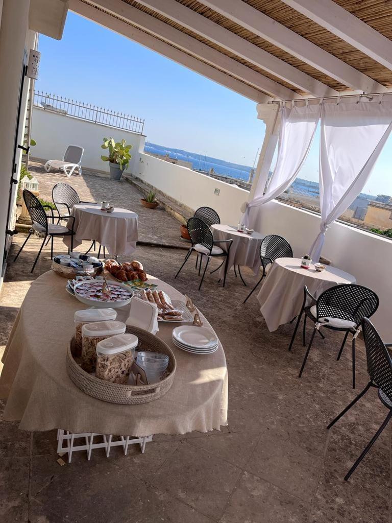 Palazzo Angelelli Bed & Breakfast Gallipoli Bagian luar foto