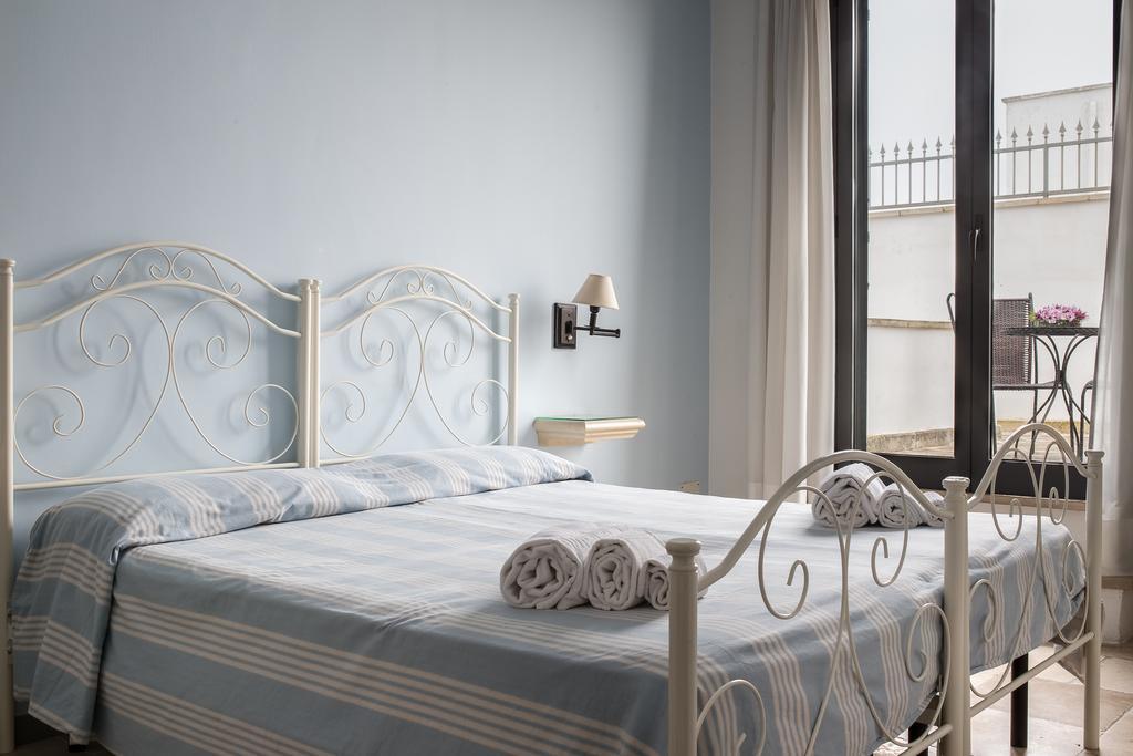 Palazzo Angelelli Bed & Breakfast Gallipoli Bagian luar foto